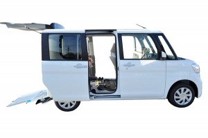 車いす移動軽自動車（タント）
